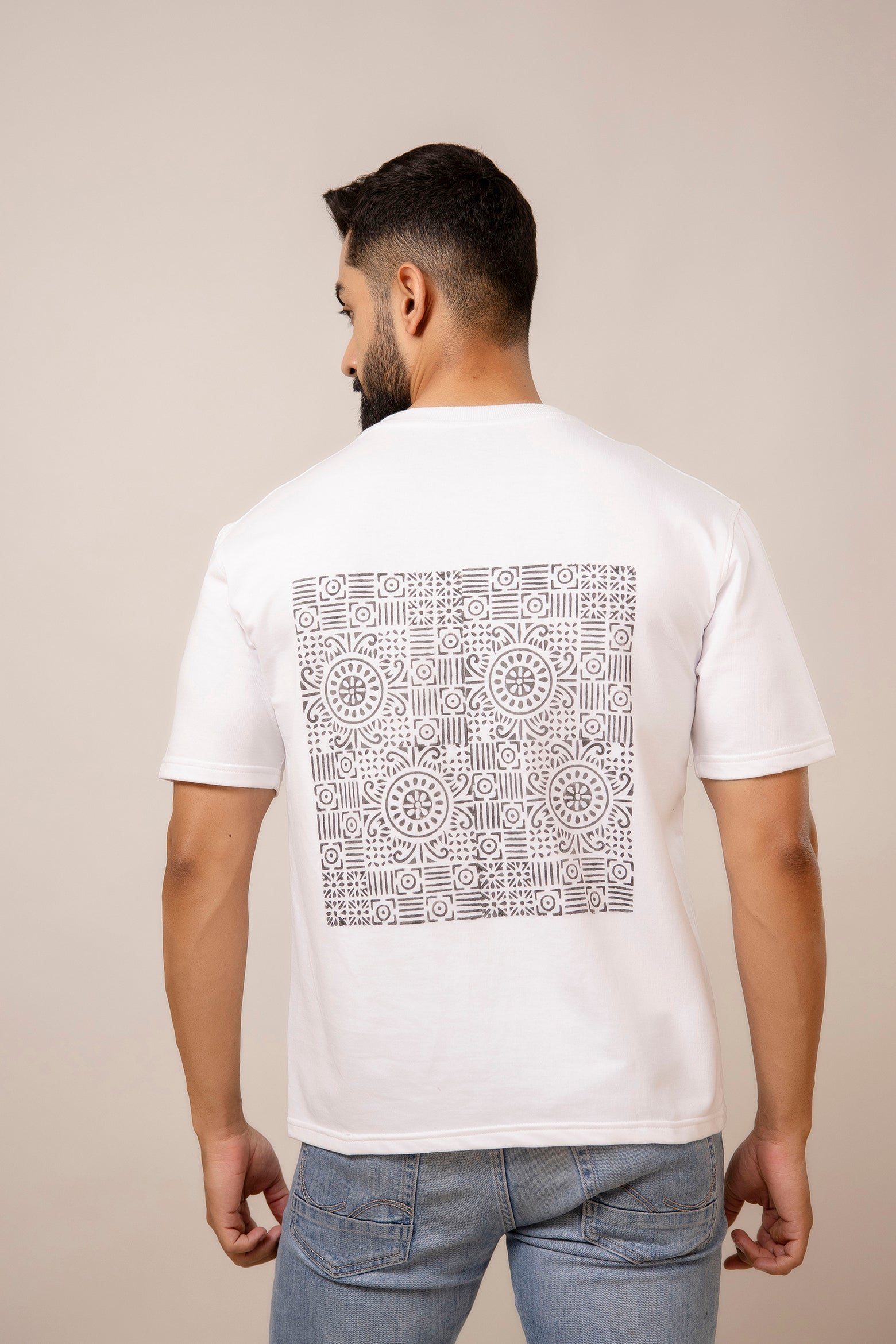 white baggy t-shirt block print